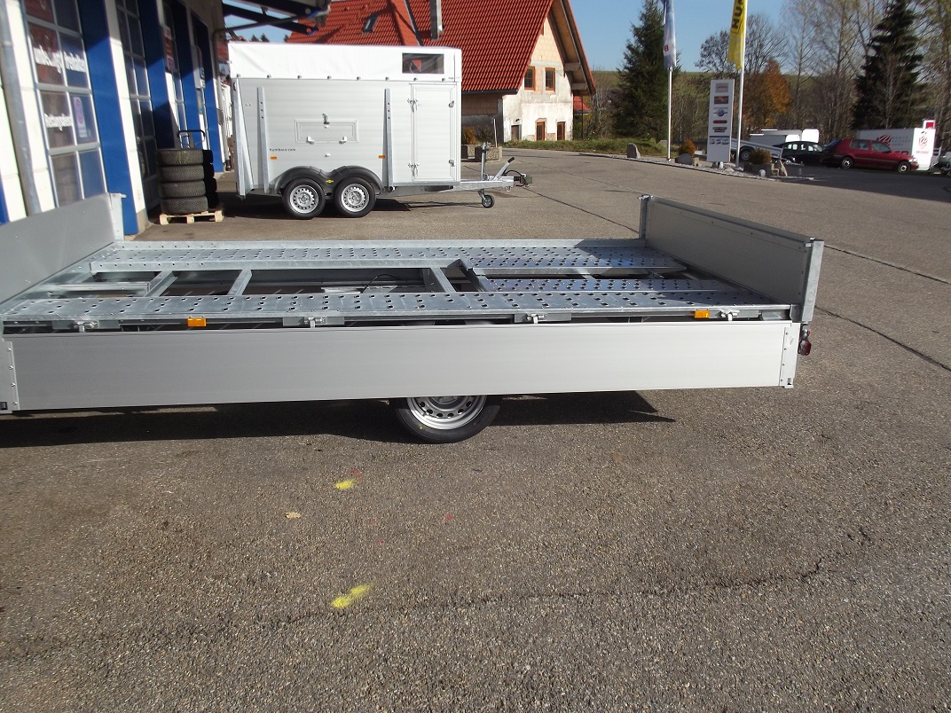 TPV  HL EBK Autotransporter mit Bordwnden Anhnger Boehler Segeten 051 (14)